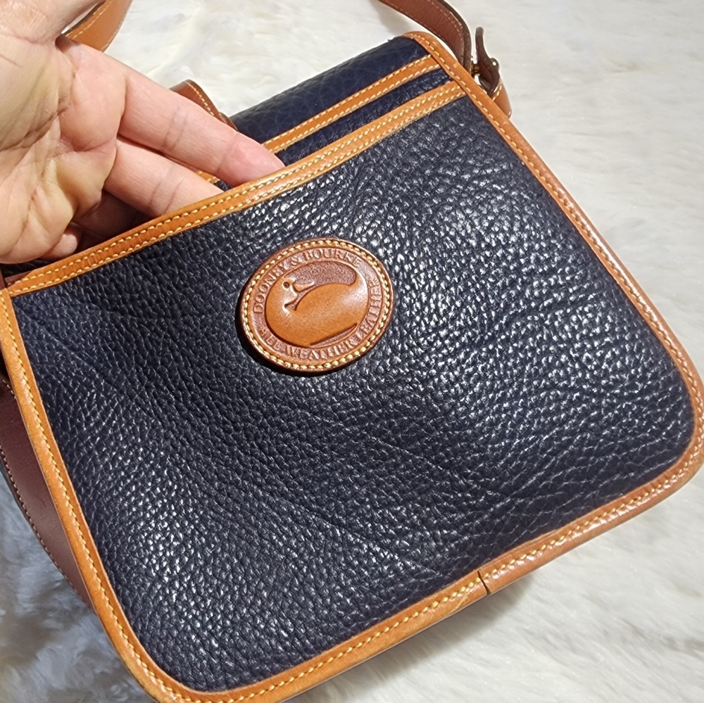 Vintage Dooney & Bourke Equestrian All Weather Leather Crossbody - Picture 3 of 9